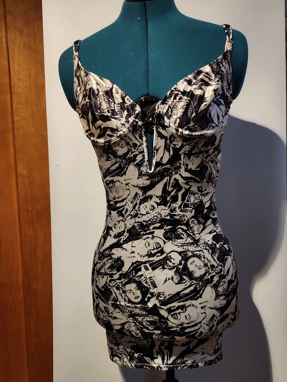 Used Black And White Marilyn Monroe Shapewear - Picture 1 of 12
